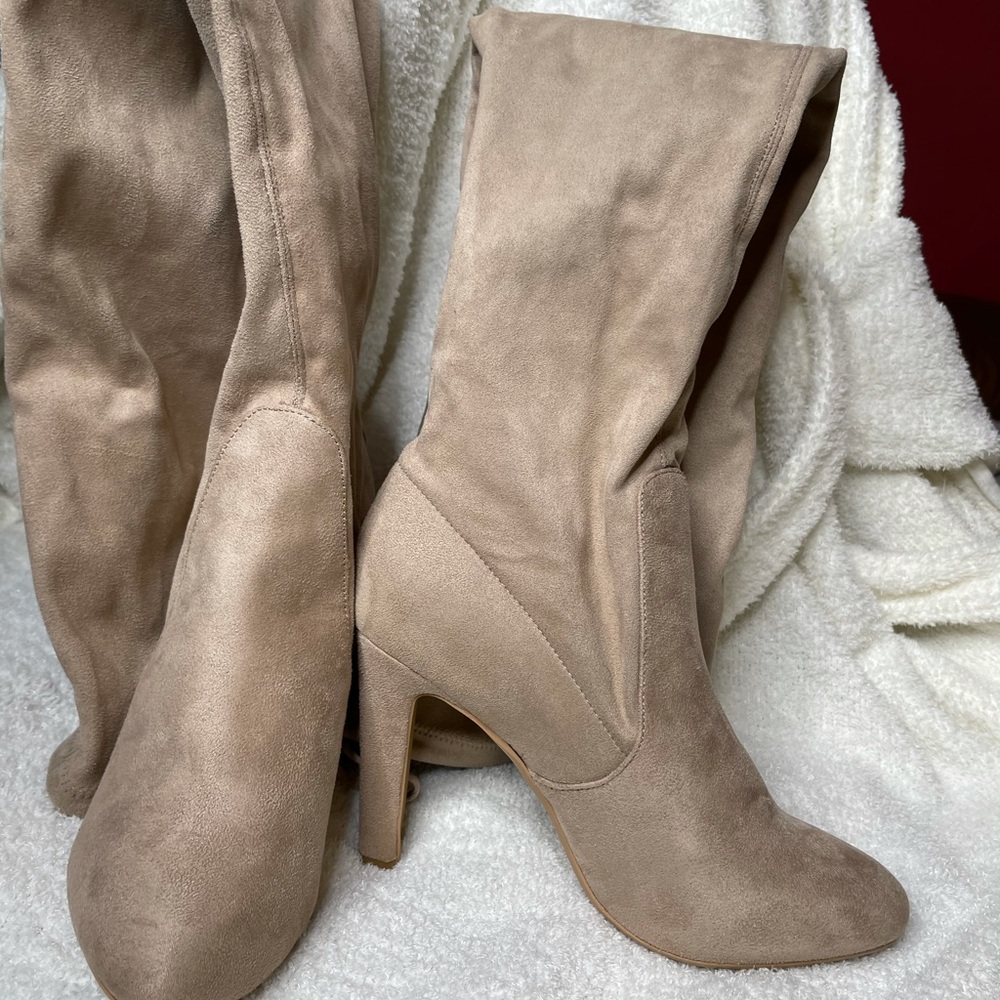 Express Thigh high Boots Beige
